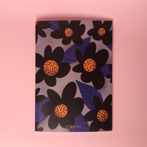 Тетрадь А5 "Black flowers" (точка)