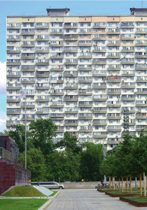 Brutalismus a modernismus v sovětské architektuře: Mistrovská díla ze skla a betonu